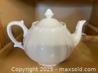 MaxSold Auction: Teapots Galore! - Thousand Oaks (California, USA) PARTNER MANAGED Estate Sale Online Auction - Saxon Place