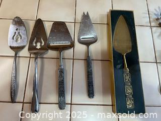 MaxSold Auction: Utencils and Serveware - Thousand Oaks (California, USA) PARTNER MANAGED Estate Sale Online Auction - Saxon Place
