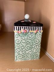 MaxSold Auction: Vintage Ceramic Decor from Mary Engelgreit - Thousand Oaks (California, USA) PARTNER MANAGED Estate Sale Online Auction - Saxon Place