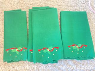 MaxSold Auction: Vintage World Bazaar Cake Plate, Cookie Jar, Hand Towels, &#38; More! - Thousand Oaks (California, USA) PARTNER MANAGED Estate Sale Online Auction - Saxon Place