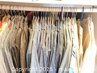 MaxSold Auction: Women’s Denim Jackets &#38; Shirt Jackets - Thousand Oaks (California, USA) PARTNER MANAGED Estate Sale Online Auction - Saxon Place