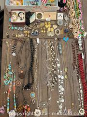 MaxSold Auction: Women’s Jewelry  - Thousand Oaks (California, USA) PARTNER MANAGED Estate Sale Online Auction - Saxon Place