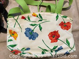 MaxSold Auction: Women’s Tapestry Handbags &#38; More - Thousand Oaks (California, USA) PARTNER MANAGED Estate Sale Online Auction - Saxon Place