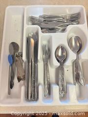 MaxSold Auction: Kitchen items - Kingston (Ontario, Canada) SELLER MANAGED Estate Sale Online Auction -  Norwest Road