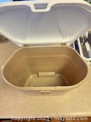 MaxSold Auction: Kitchen items - Kingston (Ontario, Canada) SELLER MANAGED Estate Sale Online Auction -  Norwest Road