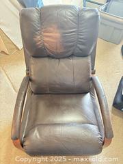 MaxSold Auction: Lay Z Boy recliner - Kingston (Ontario, Canada) SELLER MANAGED Estate Sale Online Auction -  Norwest Road