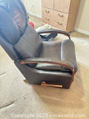 MaxSold Auction: Lay Z Boy recliner - Kingston (Ontario, Canada) SELLER MANAGED Estate Sale Online Auction -  Norwest Road
