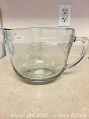 MaxSold Auction: Measuring cups and strainers - Kingston (Ontario, Canada) SELLER MANAGED Estate Sale Online Auction -  Norwest Road