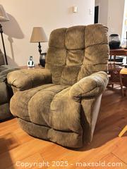 MaxSold Auction: Reclining Chair - Kingston (Ontario, Canada) SELLER MANAGED Estate Sale Online Auction -  Norwest Road