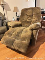MaxSold Auction: Reclining Chair - Kingston (Ontario, Canada) SELLER MANAGED Estate Sale Online Auction -  Norwest Road