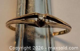 MaxSold Auction: 10K Yellow Gold TRADITION Ring with Small Round Stone - Barrie (Ontario, Canada) SELLER MANAGED Downsizing Online Auction - Oakley Park Square