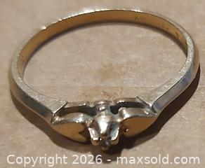 MaxSold Auction: 10K Yellow Gold Women's Heart Motif Ring with Clear Stone - Barrie (Ontario, Canada) SELLER MANAGED Downsizing Online Auction - Oakley Park Square