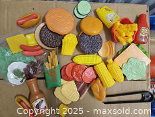 MaxSold Auction: Toy Play Food Lot — 30–40 Pieces Unbranded -  Kingston (Ontario, Canada) PARTNER MANAGED Downsizing Online Auction - Steve Fonyo Drive  (STORAGE)