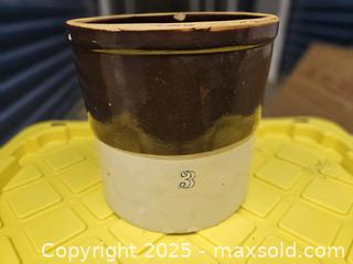 MaxSold Auction: Vintage Two-Tone Salt-Glazed Stoneware Crock, 3-Gallon -  Kingston (Ontario, Canada) PARTNER MANAGED Downsizing Online Auction - Steve Fonyo Drive  (STORAGE)