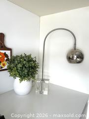 MaxSold Auction: Orb Table Lamp - Toronto (Ontario, Canada) SELLER MANAGED Reseller Online Auction -  Rogers Road (CONDO)