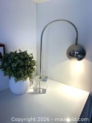 MaxSold Auction: Orb Table Lamp - Toronto (Ontario, Canada) SELLER MANAGED Reseller Online Auction -  Rogers Road (CONDO)