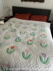 MaxSold Auction: Vintage Tulip Quilt - Toronto (Ontario, Canada) SELLER MANAGED Reseller Online Auction -  Rogers Road (CONDO)