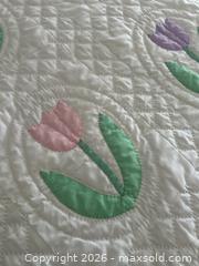 MaxSold Auction: Vintage Tulip Quilt - Toronto (Ontario, Canada) SELLER MANAGED Reseller Online Auction -  Rogers Road (CONDO)