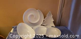 MaxSold Auction: Party dishes - Toronto (Ontario, Canada) SELLER MANAGED Estate Sale Online Auction - Vanevery Street
