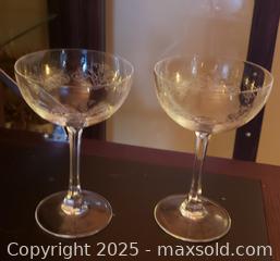 MaxSold Auction: Vintage glassware  - Toronto (Ontario, Canada) SELLER MANAGED Estate Sale Online Auction - Vanevery Street