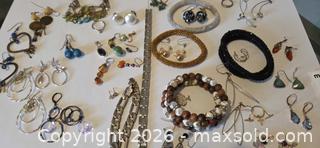 MaxSold Auction: Costume Jewelry  - Brampton (Ontario, Canada) PARTNER MANAGED Estate Sale Online Auction - Roehampton Crescent