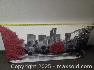 MaxSold Auction: Beautiful art picture  - Ottawa (Ontario, Canada) SHORT NOTICE SELLER MANAGED Downsizing Online Auction - Van Lang Private (CONDO)