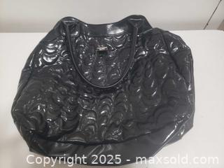MaxSold Auction: Black duffle bag - Ottawa (Ontario, Canada) SHORT NOTICE SELLER MANAGED Downsizing Online Auction - Van Lang Private (CONDO)