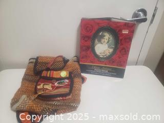 MaxSold Auction: Brand-new picture frame and handbag - Ottawa (Ontario, Canada) SHORT NOTICE SELLER MANAGED Downsizing Online Auction - Van Lang Private (CONDO)