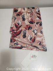 MaxSold Auction: Brand-new scraf  - Ottawa (Ontario, Canada) SHORT NOTICE SELLER MANAGED Downsizing Online Auction - Van Lang Private (CONDO)