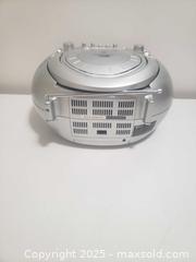 MaxSold Auction: CD player  - Ottawa (Ontario, Canada) SHORT NOTICE SELLER MANAGED Downsizing Online Auction - Van Lang Private (CONDO)