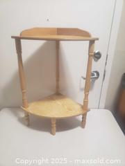 MaxSold Auction: Corner shelf  - Ottawa (Ontario, Canada) SHORT NOTICE SELLER MANAGED Downsizing Online Auction - Van Lang Private (CONDO)