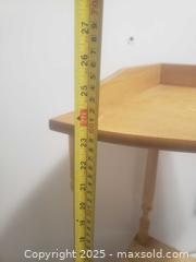 MaxSold Auction: Corner shelf  - Ottawa (Ontario, Canada) SHORT NOTICE SELLER MANAGED Downsizing Online Auction - Van Lang Private (CONDO)