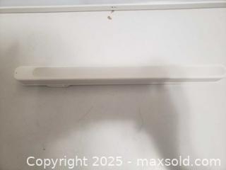 MaxSold Auction: Hanging lights - Ottawa (Ontario, Canada) SHORT NOTICE SELLER MANAGED Downsizing Online Auction - Van Lang Private (CONDO)