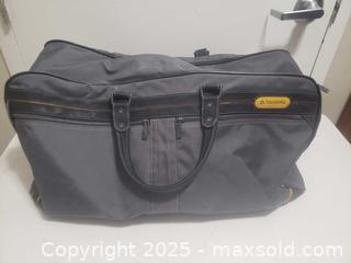 MaxSold Auction: Men's Duffle bag  - Ottawa (Ontario, Canada) SHORT NOTICE SELLER MANAGED Downsizing Online Auction - Van Lang Private (CONDO)