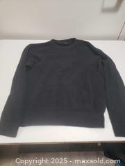 MaxSold Auction: Men's sweater - Ottawa (Ontario, Canada) SHORT NOTICE SELLER MANAGED Downsizing Online Auction - Van Lang Private (CONDO)