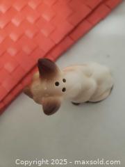 MaxSold Auction: Red table mats and cat salt shakers  - Ottawa (Ontario, Canada) SHORT NOTICE SELLER MANAGED Downsizing Online Auction - Van Lang Private (CONDO)