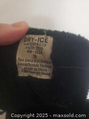 MaxSold Auction: Women black boots - Ottawa (Ontario, Canada) SHORT NOTICE SELLER MANAGED Downsizing Online Auction - Van Lang Private (CONDO)