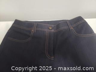 MaxSold Auction: Women jeans - Ottawa (Ontario, Canada) SHORT NOTICE SELLER MANAGED Downsizing Online Auction - Van Lang Private (CONDO)