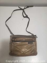 MaxSold Auction: Women's pruse - Ottawa (Ontario, Canada) SHORT NOTICE SELLER MANAGED Downsizing Online Auction - Van Lang Private (CONDO)