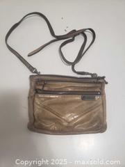 MaxSold Auction: Women's pruse - Ottawa (Ontario, Canada) SHORT NOTICE SELLER MANAGED Downsizing Online Auction - Van Lang Private (CONDO)