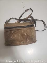 MaxSold Auction: Women's pruse - Ottawa (Ontario, Canada) SHORT NOTICE SELLER MANAGED Downsizing Online Auction - Van Lang Private (CONDO)