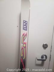 MaxSold Auction: Women's Skis - Ottawa (Ontario, Canada) SHORT NOTICE SELLER MANAGED Downsizing Online Auction - Van Lang Private (CONDO)