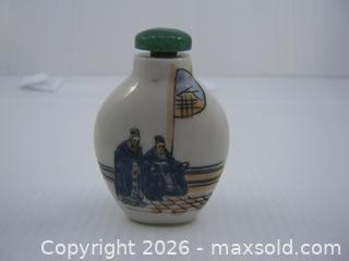 MaxSold Auction: Old Chinese Porcelain Snuff Bottle - Esquimalt (British Columbia, Canada) SELLER MANAGED Downsizing Online Auction - Yarrow Place