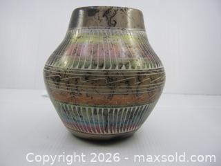 MaxSold Auction: Old Indigenous American Navajo Horsehair Etched Pottery Vase Signed Dina W - Esquimalt (British Columbia, Canada) SELLER MANAGED Downsizing Online Auction - Yarrow Place