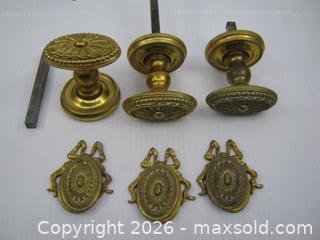 MaxSold Auction: Old Regency Brass Door Knobs & Cast Brass Keyhole Escutcheon Covers - Esquimalt (British Columbia, Canada) SELLER MANAGED Downsizing Online Auction - Yarrow Place
