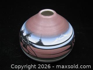 MaxSold Auction: Old Signed Indigenous Navaho Painted Ceramic Vase - Esquimalt (British Columbia, Canada) SELLER MANAGED Downsizing Online Auction - Yarrow Place