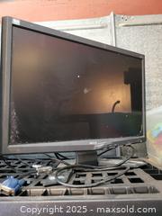 MaxSold Auction: Acer X193W (probable) 19" LCD Monitor - Kingston (Ontario, Canada) SELLER MANAGED Downsizing Online Auction - Development Drive (STORAGE)