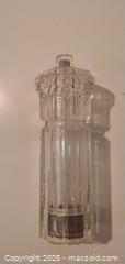 MaxSold Auction: Clear Acrylic Manual Spice Grinder / Pepper Salt Mill - Bowie (Maryland, USA) SELLER MANAGED Estate Sale Online Auction -  Chantilly Lane