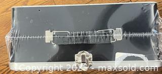 MaxSold Auction: BNIB Star Wars: Return of the Jedi Collectible Metal Tin Set - Cobourg (Ontario, Canada) SELLER MANAGED Reseller Online Auction - Spragge Crescent