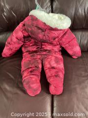 MaxSold Auction: BNWT Snowsuit - Cobourg (Ontario, Canada) SELLER MANAGED Reseller Online Auction - Spragge Crescent